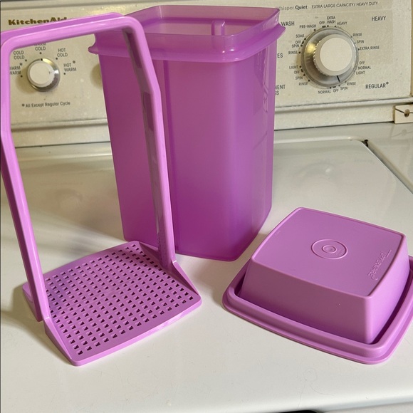 Tupperware Pickle Container - Picture 2 of 3